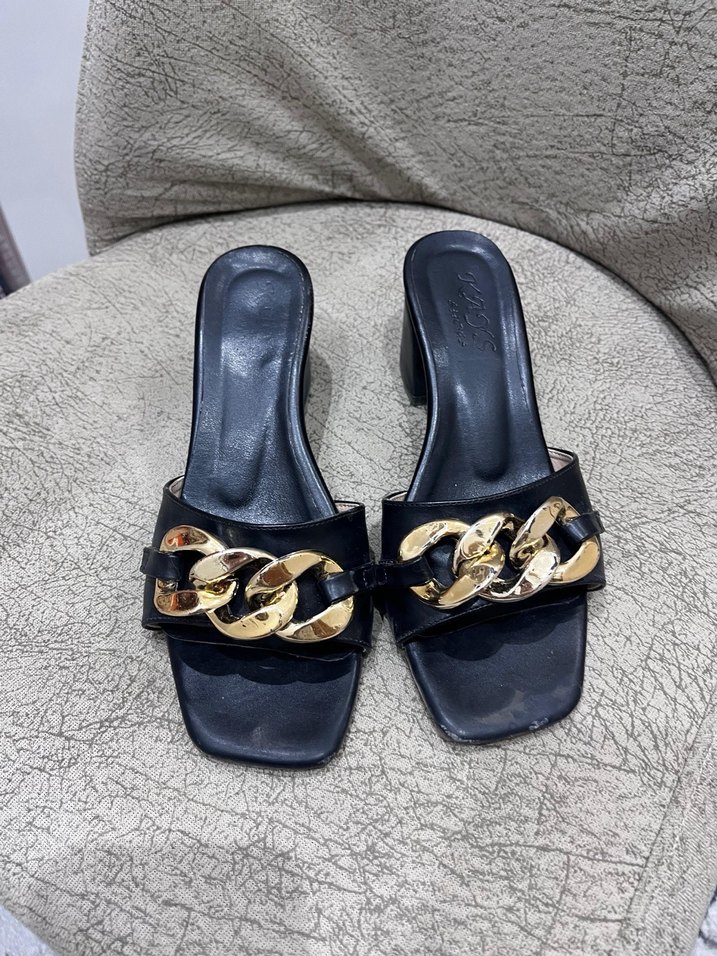 Altın Tokalı Siyah Kadın Terlik - Görsel 2