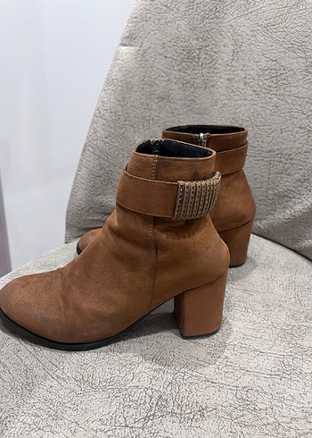 Kahverengi Süet Kadın Dolgu Topuklu Bot - Görsel 4