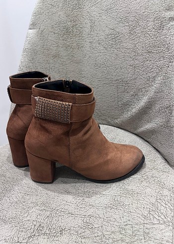 Kahverengi Süet Kadın Dolgu Topuklu Bot - Görsel 2