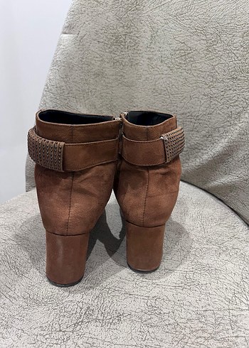 Kahverengi Süet Kadın Dolgu Topuklu Bot - Görsel 3