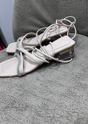 Beyaz Minimalist Stiletto Topuklu Kadın Sandalet - Görsel 3