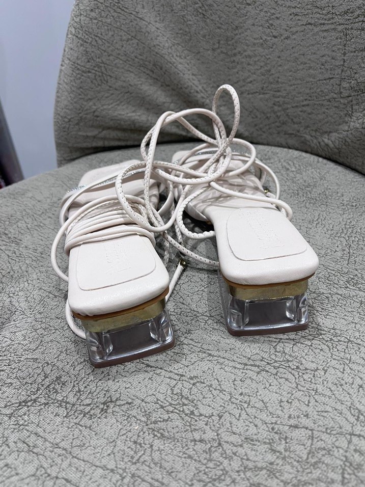 Beyaz Minimalist Stiletto Topuklu Kadın Sandalet - Görsel 2