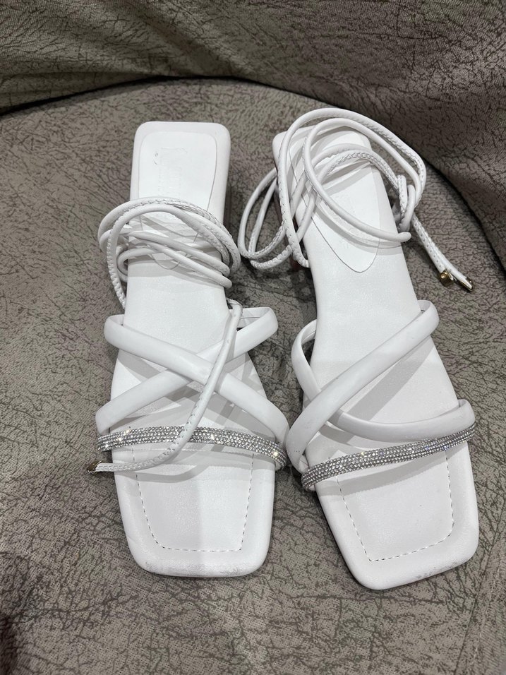 Beyaz Bağcıklı Stiletto Sandalet - Görsel 2