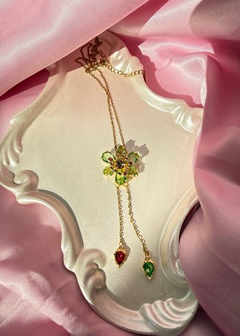 Çiçek Desenli swarovski kolye - Görsel 2