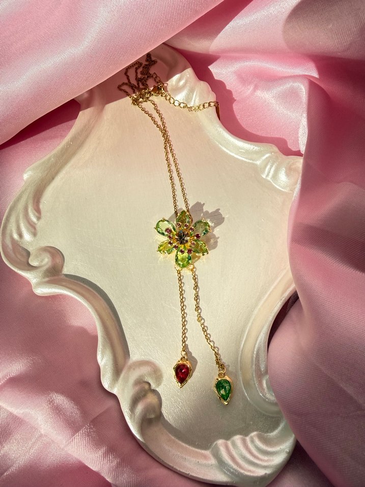 Çiçek Desenli swarovski kolye - Görsel 2