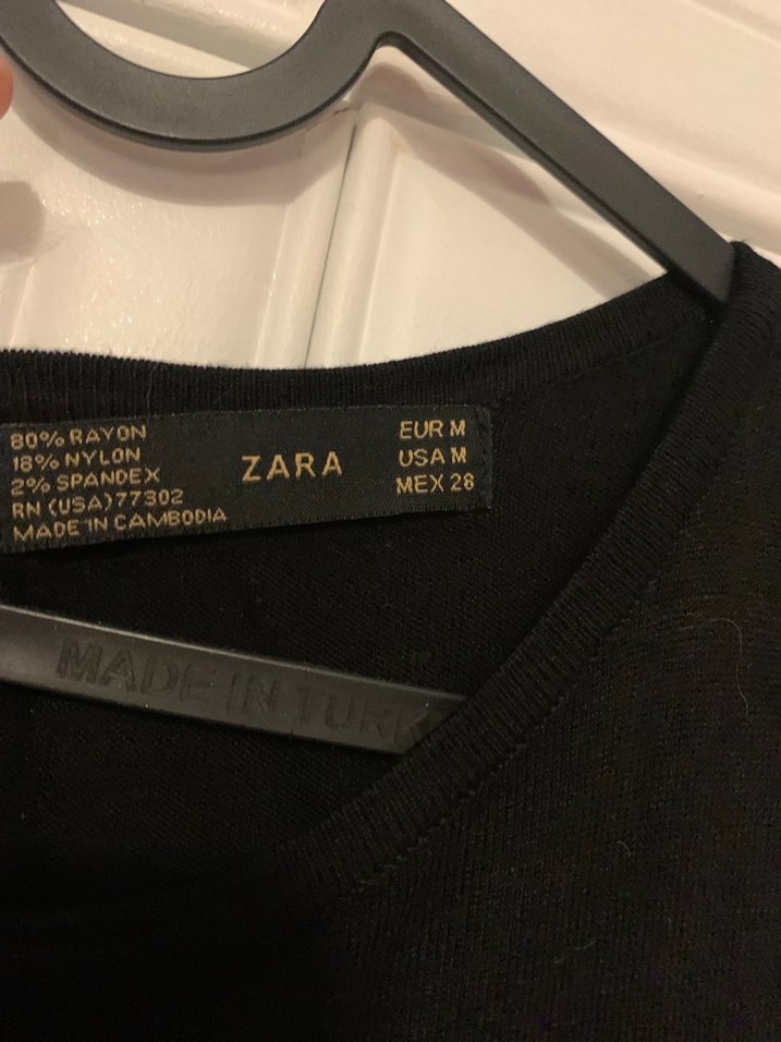 Siyah V Yaka Midi Kolsuz Elbise - Görsel 2