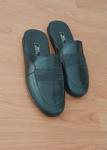 Siyah Erkek Ofis Terliği Tokalı