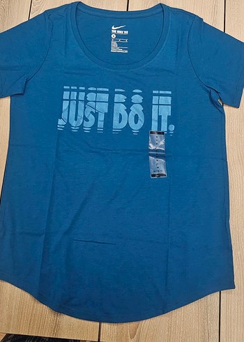 NIKE Tişört Kadın Mavi Kısa Kollu Baskılı Tişört - Görsel 3