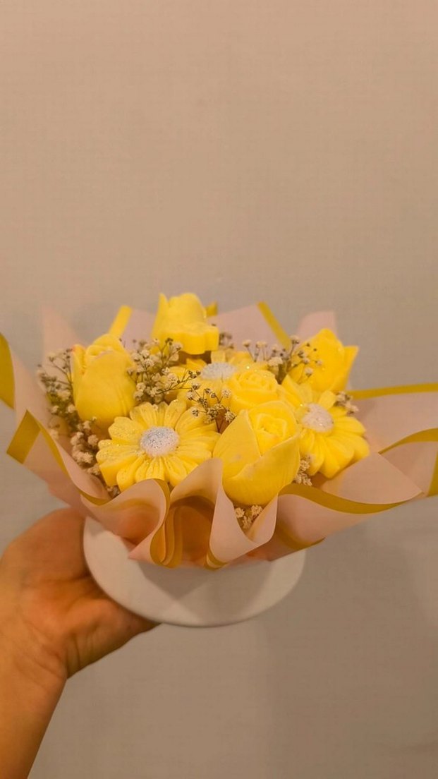 Sarı mumdan çiçek buketimiz - Görsel 2