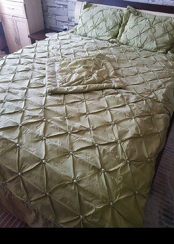 İşlemeli Parlak Yeşil Yatak Örtüsü - Görsel 3