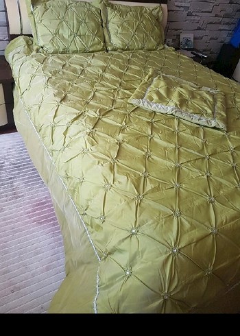 İşlemeli Parlak Yeşil Yatak Örtüsü - Görsel 4