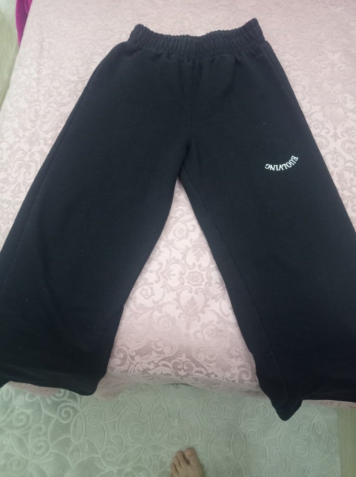 Kızlar için Siyah Rahat Kesim Pantolon - Görsel 3