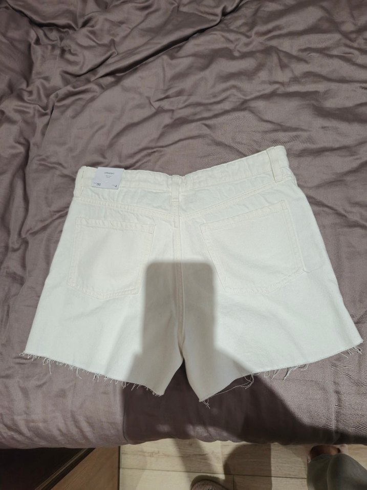 Beyaz Pamuklu Mini Kot Şort - Görsel 4