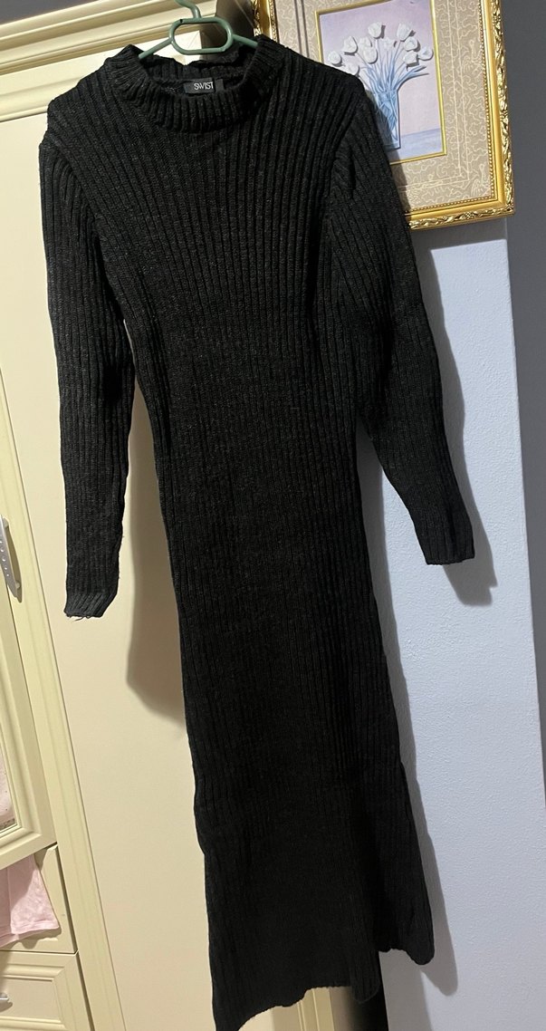 Siyah Yüksek Yakalı Uzun Triko Elbise - Görsel 5