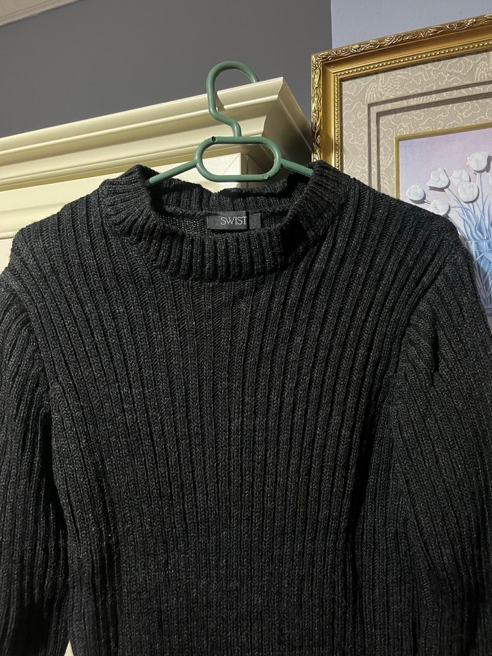 Siyah Yüksek Yakalı Uzun Triko Elbise - Görsel 4