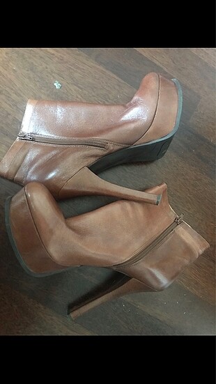 Nine West Platformlu bot