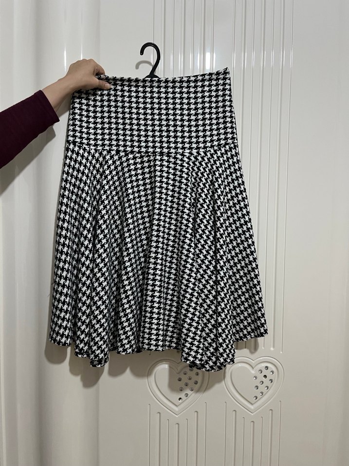 Kadın Siyah Beyaz Piliseli özel dikim kazayağı etek - Görsel 3