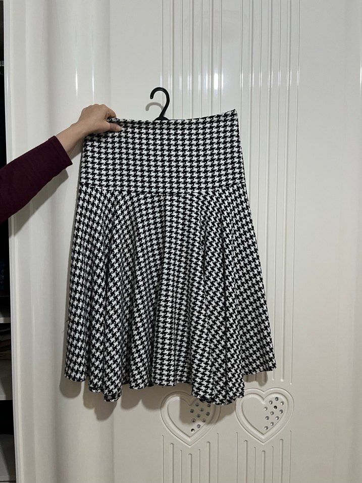 Kadın Siyah Beyaz Piliseli özel dikim kazayağı etek - Görsel 2