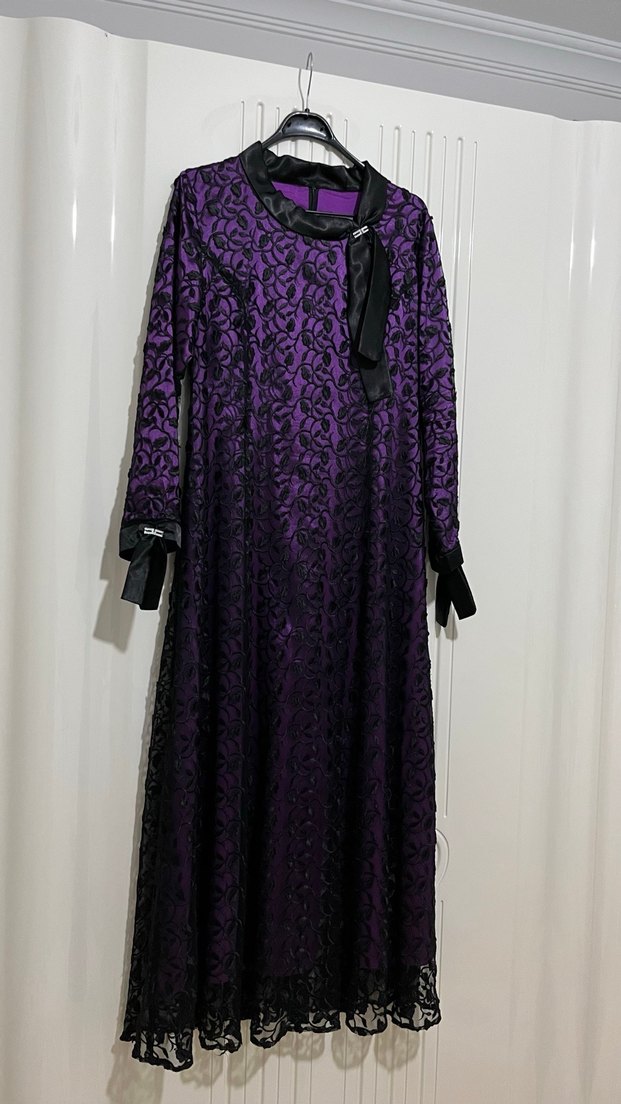 Mor Dantel Detaylı Uzun özel dikim elbise - Görsel 3