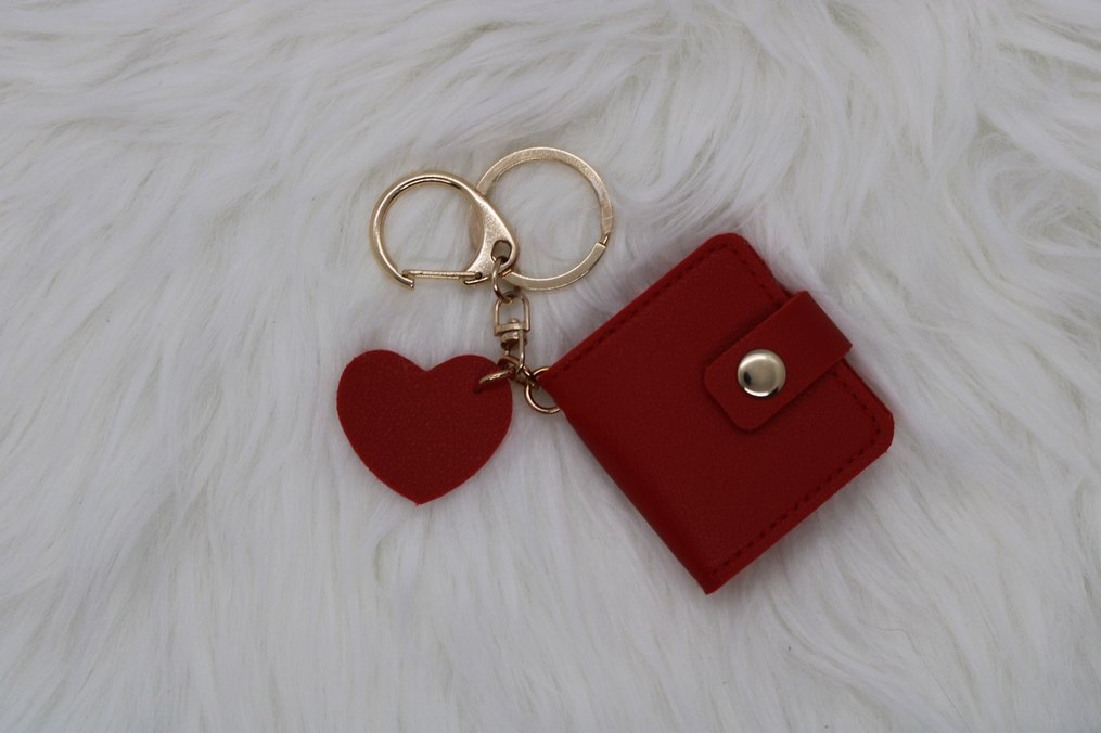 Kırmızı kalp detaylı fotoğraflı kadın anahtarlık - Görsel 2