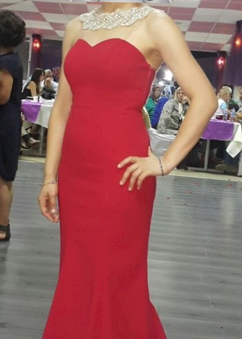 Kırmızı Yaka ve sırt Taş İşlemeli Detaylı Abiye Elbise - Görsel 2