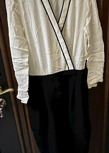 Beyaz Siyah Uzun Kollu Kemerli Tulum - Görsel 2