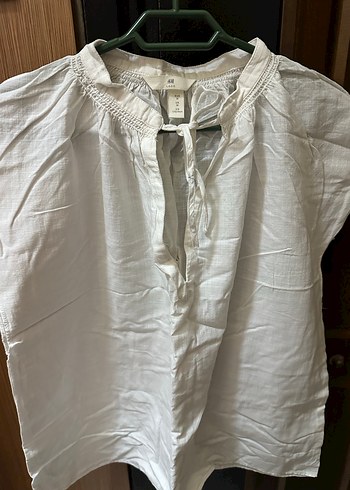 Beyaz Keten V Yakalı Kısa Kollu Gömlek - Görsel 2