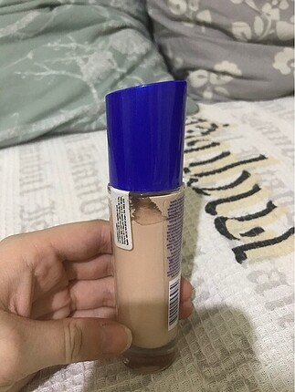 Rimmel London fondöten