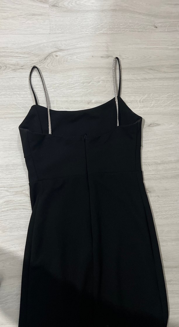 Siyah V Yaka İnce Askılı Midi Elbise - Görsel 4