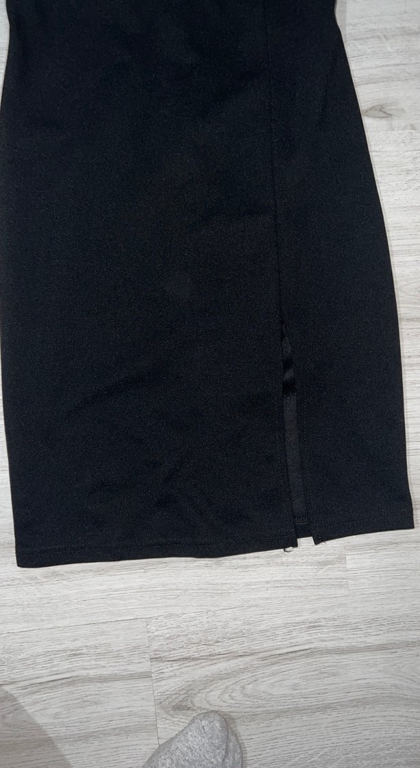 Siyah V Yaka İnce Askılı Midi Elbise - Görsel 3