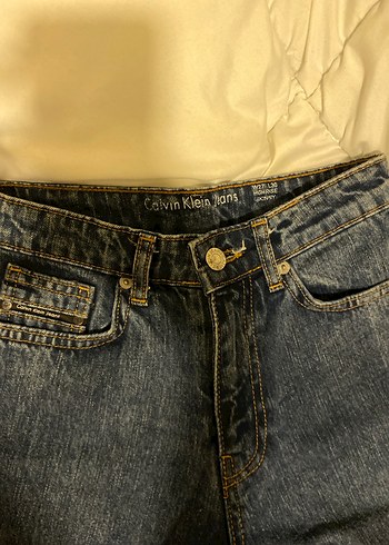 34 Beden Kadın Koyu Renk Rahat Kesim Ck Kot Pantolon