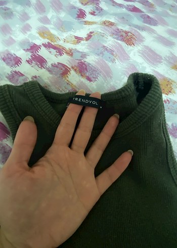 Kadın Haki Kolsuz Atlet - Görsel 2