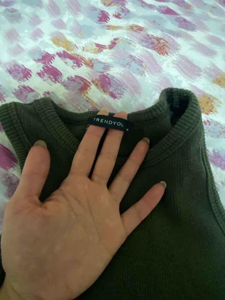 Kadın Haki Kolsuz Atlet - Görsel 2