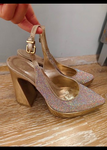 Altın Renkli Payetli Platform Topuklu Kadın Ayakkabı - Görsel 5