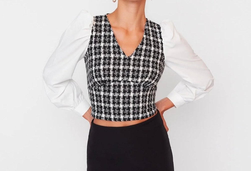 Düğmeli Kareli V Yaka Kadın Bluz - Görsel 2