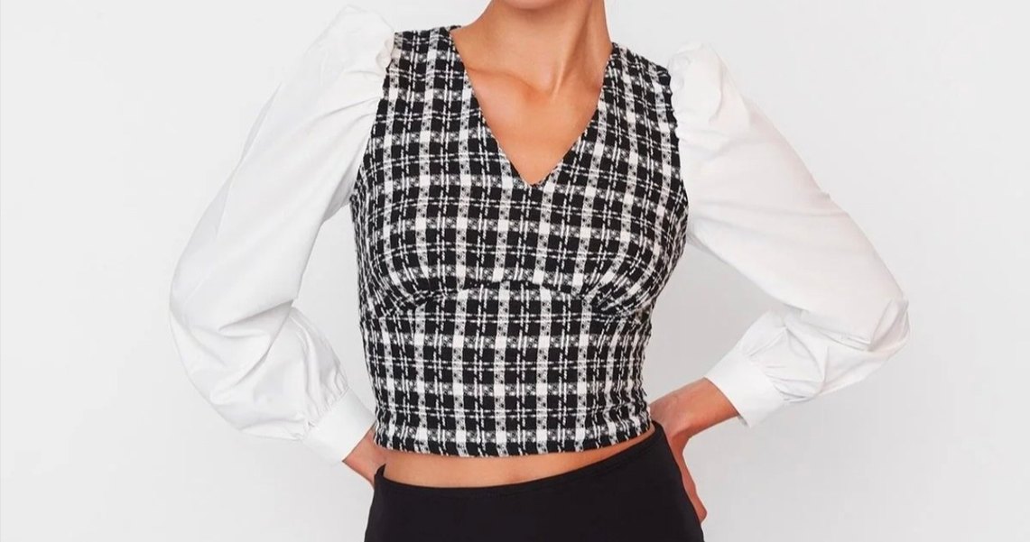 Düğmeli Kareli V Yaka Kadın Bluz - Görsel 3