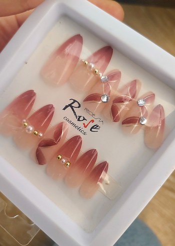 Bej Parlak Taşlı Tırnak Süslemeleri - Görsel 5