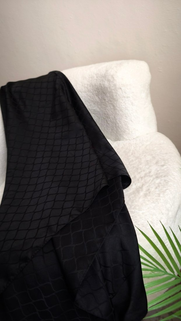 Siyah Kadın Şal - Görsel 4