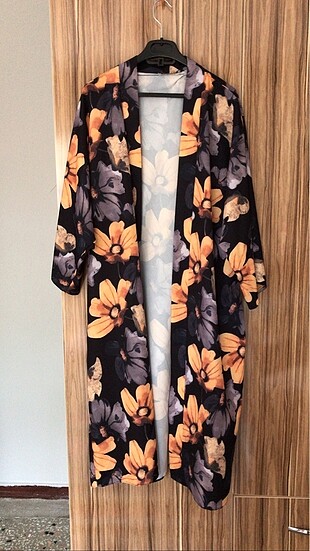Çiçekli kimono