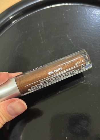 The Balm Parlak Sıvı Göz Farı Seti - Görsel 3