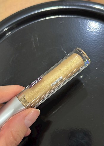 The Balm Parlak Sıvı Göz Farı Seti - Görsel 4