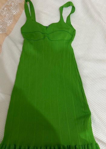 Yeşil Pilili Midi Triko Elbise