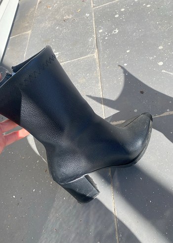 Kadın Siyah Rugan Tokalı Topuklu Bot - Ana görsel