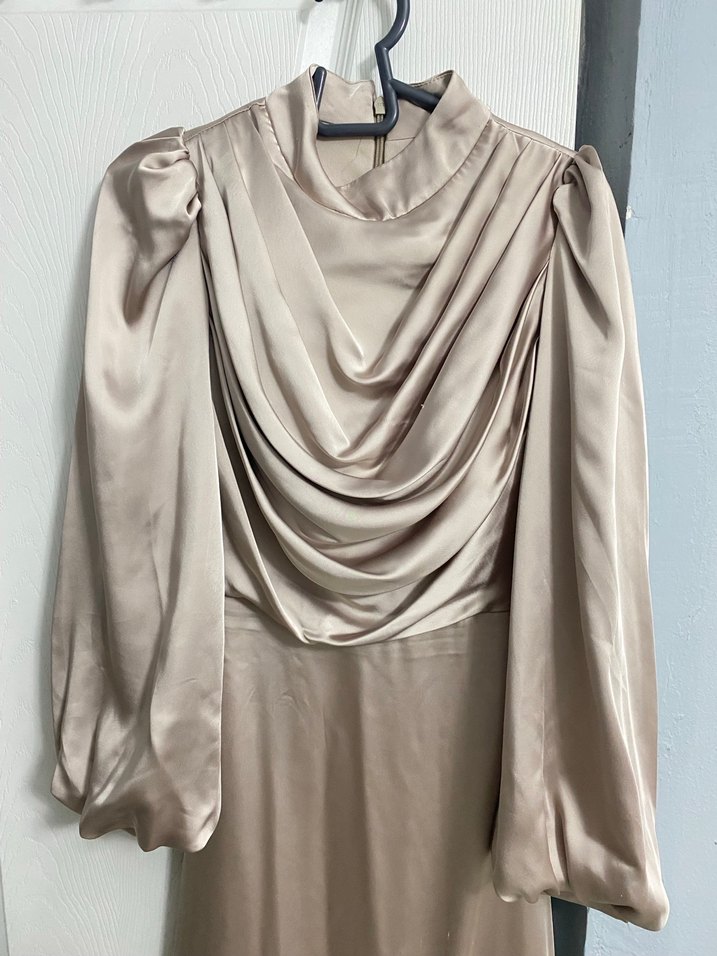 Bej Uzun Kollu Drapeli Kadın Elbise - Görsel 3