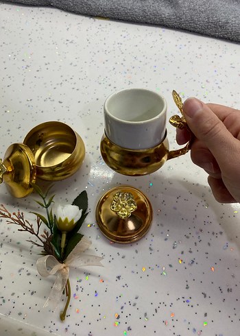 Beyaz ve Altın Detaylı Seramik Fincan Seti - Görsel 2