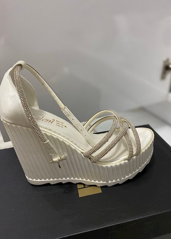 Beyaz Gelinlik / Abiye Ayakkabı - Görsel 2