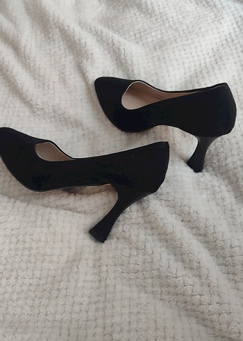 Siyah Süet Kürklü İnce Topuklu Kadın Ayakkabı - Görsel 2