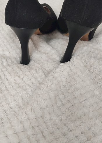 Siyah Süet Kürklü İnce Topuklu Kadın Ayakkabı - Görsel 3