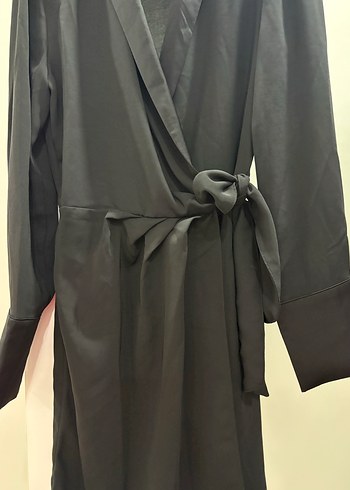 Siyah V Yakalı Drapeli Midi Elbise - Görsel 3