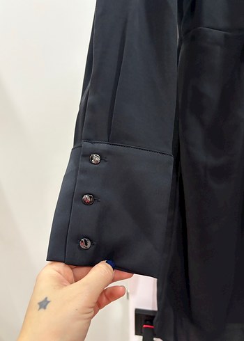 Siyah V Yakalı Drapeli Midi Elbise - Görsel 4